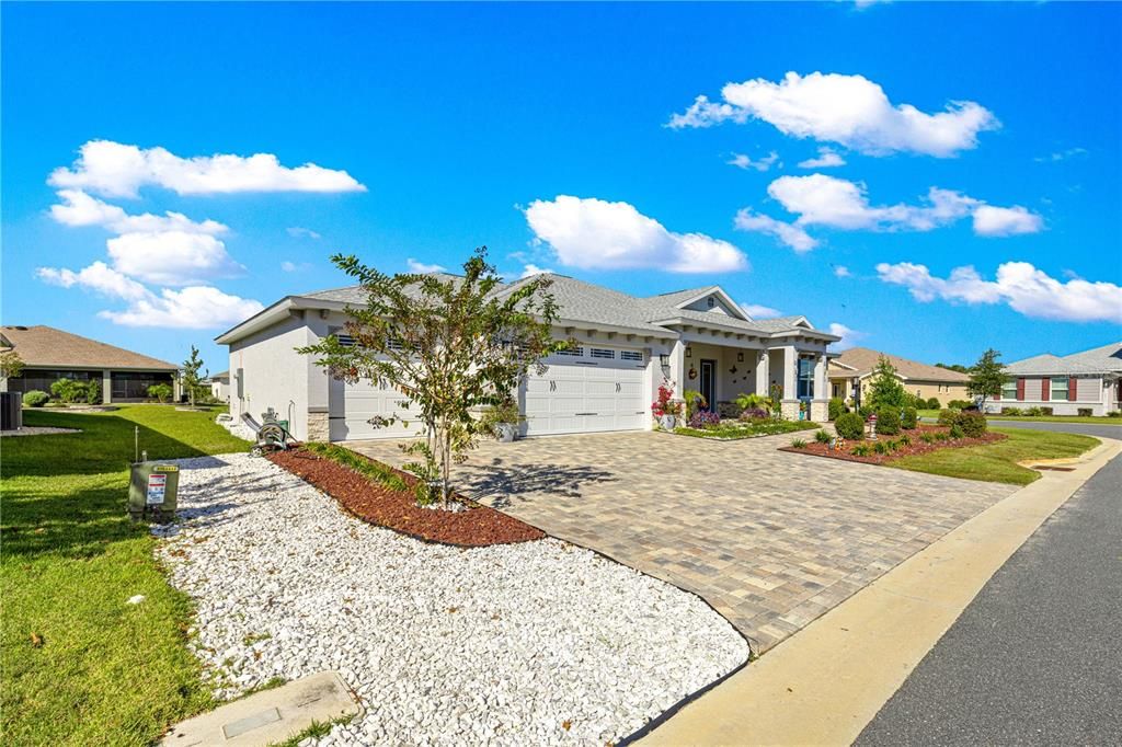 For Sale: $459,599 (2 beds, 2 baths, 2097 Square Feet)