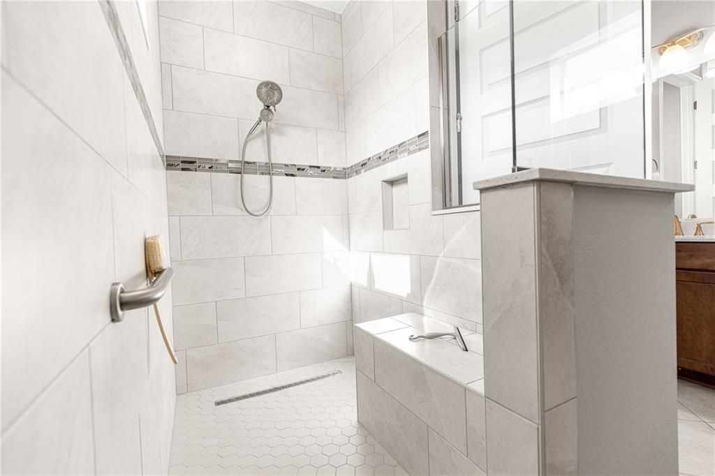 For Sale: $459,599 (2 beds, 2 baths, 2097 Square Feet)