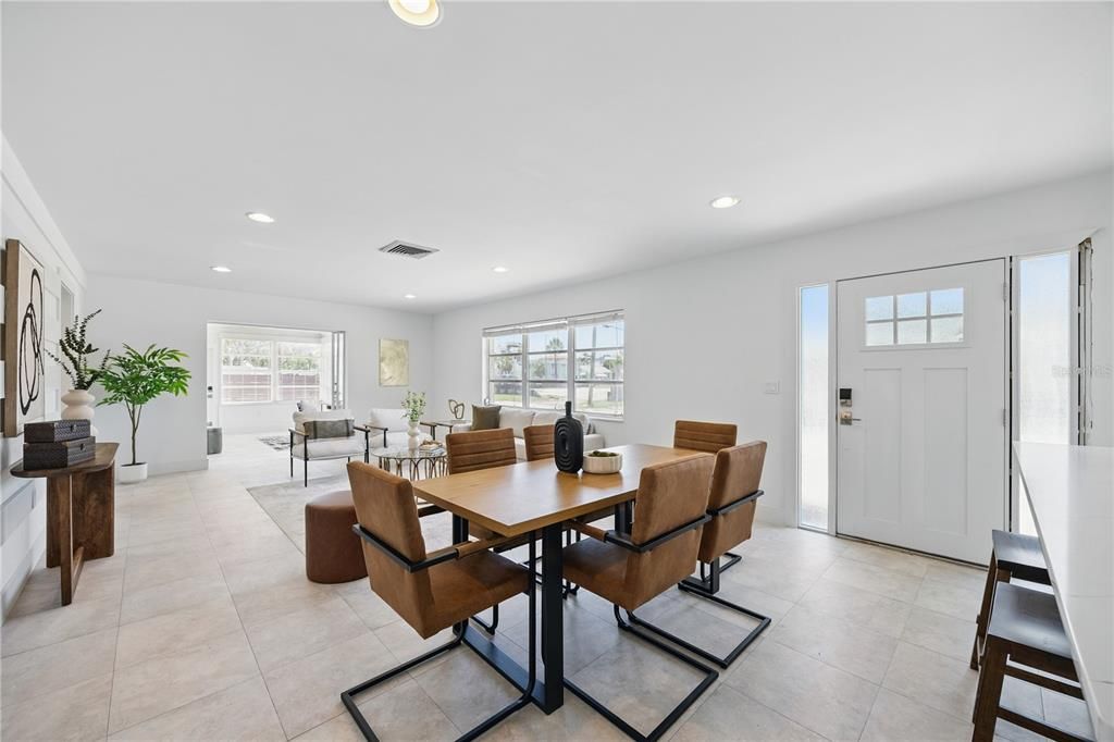 出租: $4,000 (2 贝兹, 2 浴室, 1494 平方英尺)