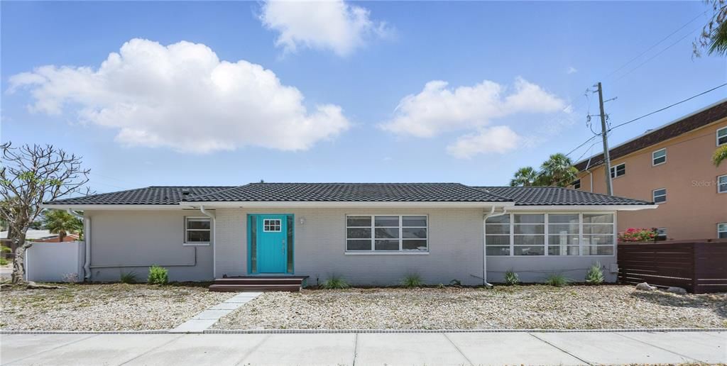 出租: $4,000 (2 贝兹, 2 浴室, 1494 平方英尺)