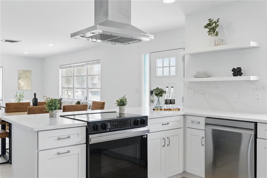 出租: $4,000 (2 贝兹, 2 浴室, 1494 平方英尺)