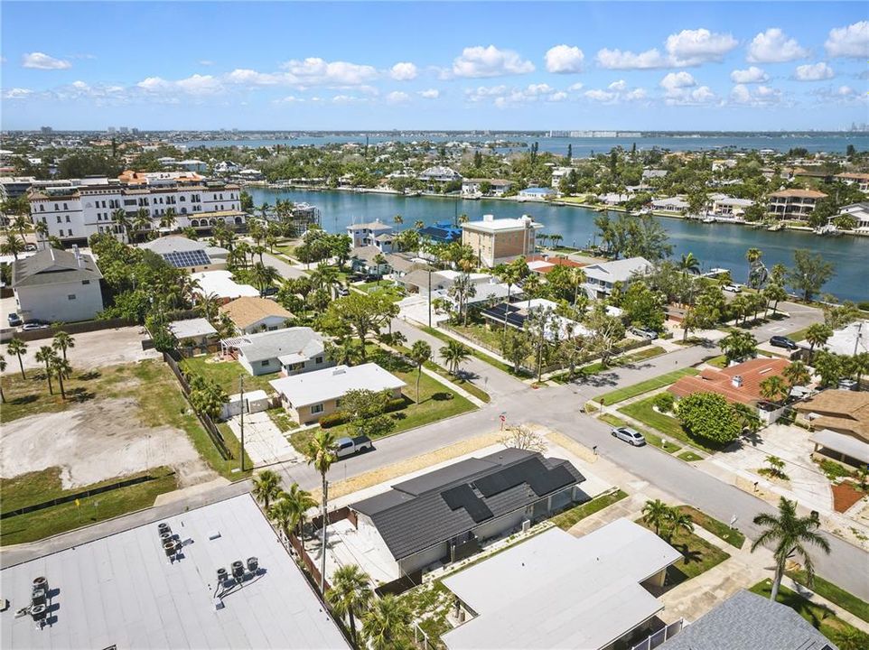 出租: $4,000 (2 贝兹, 2 浴室, 1494 平方英尺)