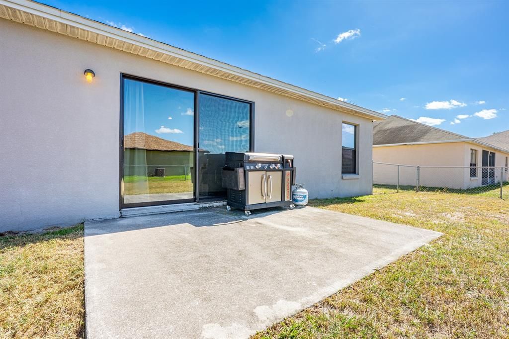 Active With Contract: $239,900 (3 beds, 2 baths, 1184 Square Feet)