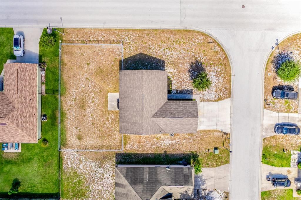 Active With Contract: $239,900 (3 beds, 2 baths, 1184 Square Feet)