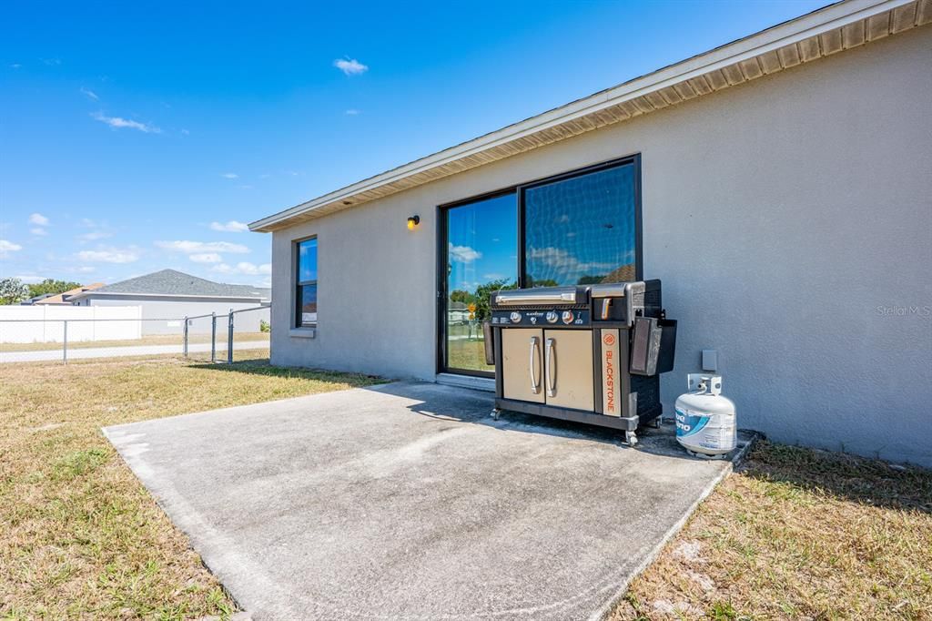 Active With Contract: $239,900 (3 beds, 2 baths, 1184 Square Feet)