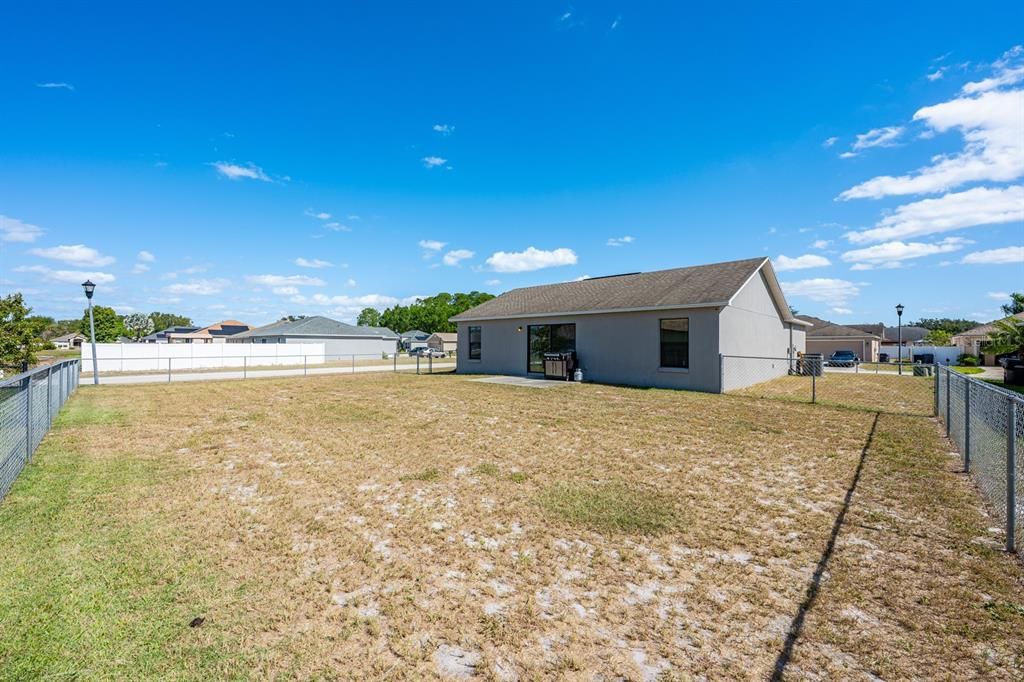 Active With Contract: $239,900 (3 beds, 2 baths, 1184 Square Feet)