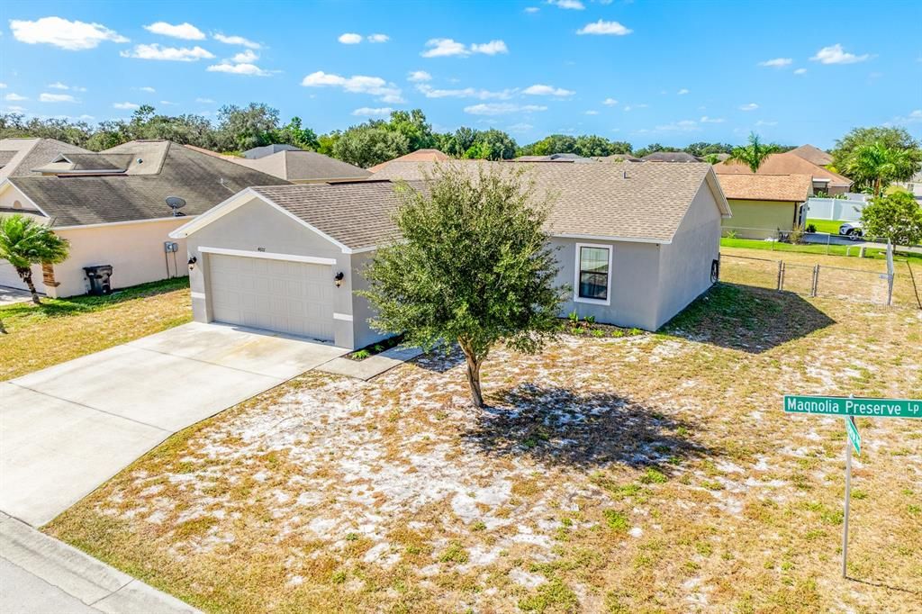 Active With Contract: $239,900 (3 beds, 2 baths, 1184 Square Feet)