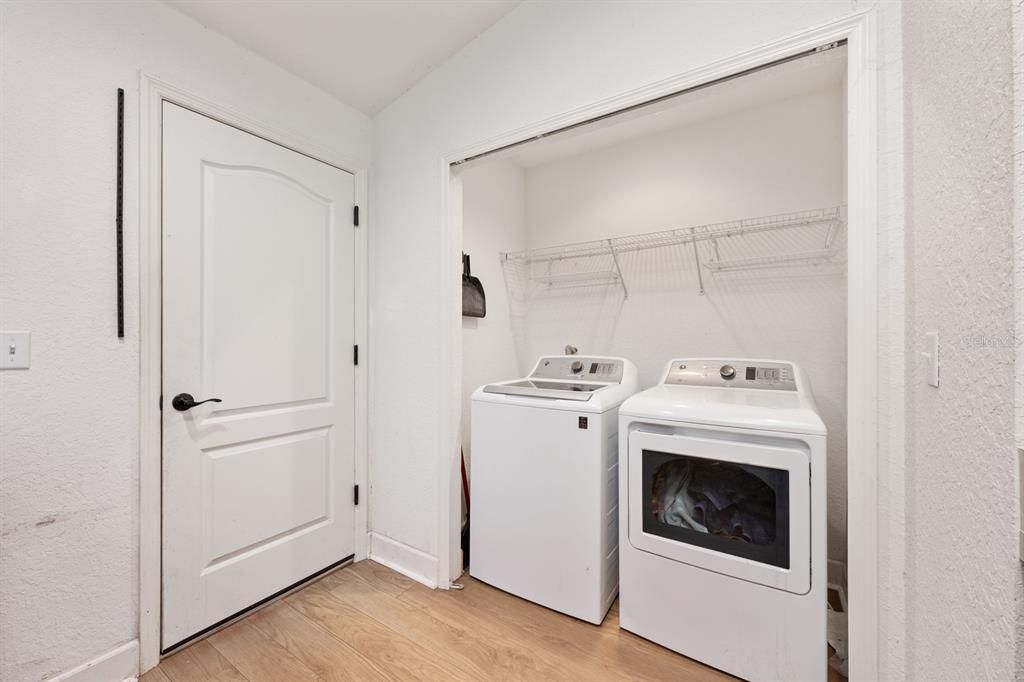 Active With Contract: $239,900 (3 beds, 2 baths, 1184 Square Feet)