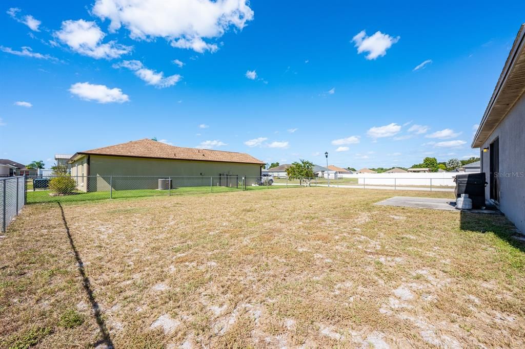 Active With Contract: $239,900 (3 beds, 2 baths, 1184 Square Feet)