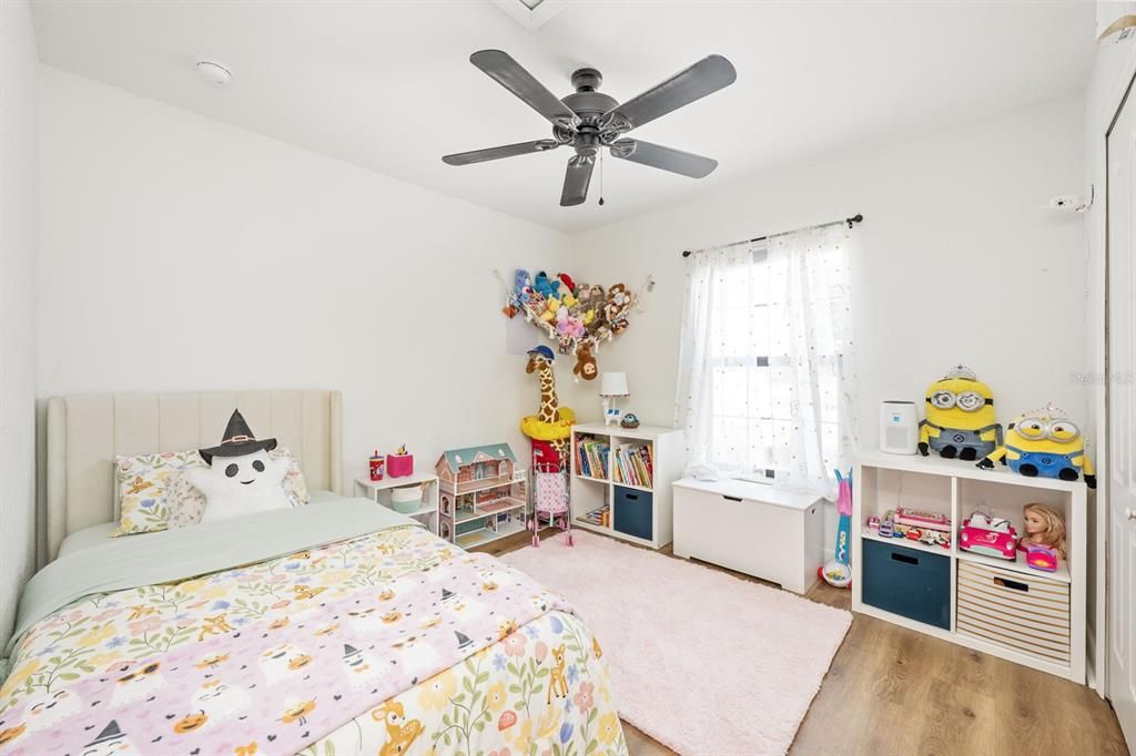 Active With Contract: $239,900 (3 beds, 2 baths, 1184 Square Feet)