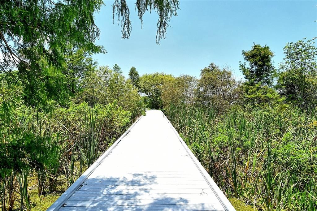 合同活跃: $399,000 (3 贝兹, 2 浴室, 1827 平方英尺)