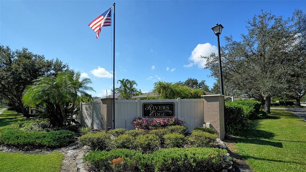 合同活跃: $399,000 (3 贝兹, 2 浴室, 1827 平方英尺)