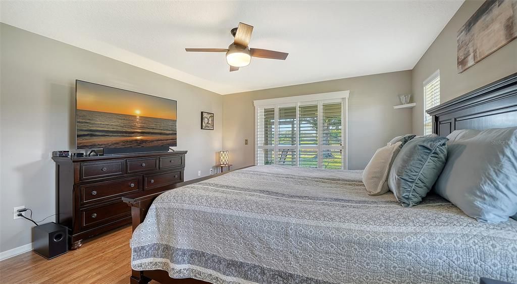 合同活跃: $399,000 (3 贝兹, 2 浴室, 1827 平方英尺)