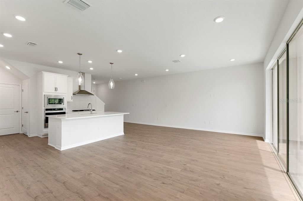 For Rent: $2,695 (3 beds, 2 baths, 1844 Square Feet)