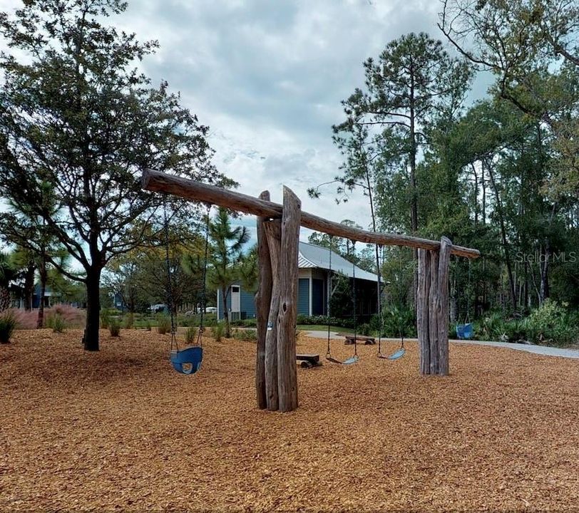 For Rent: $2,695 (3 beds, 2 baths, 1844 Square Feet)