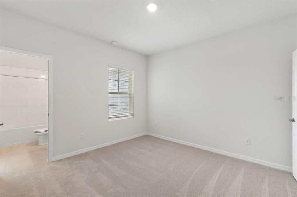 For Rent: $2,695 (3 beds, 2 baths, 1844 Square Feet)