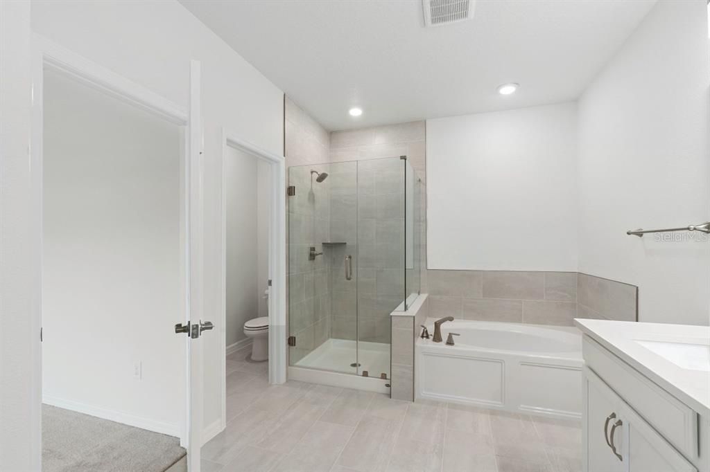 For Rent: $2,695 (3 beds, 2 baths, 1844 Square Feet)