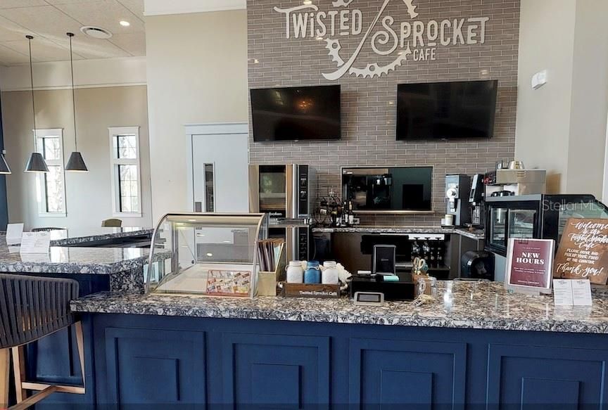 For Rent: $2,695 (3 beds, 2 baths, 1844 Square Feet)