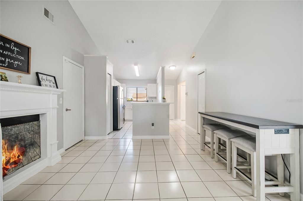 Activo con contrato: $299,900 (3 camas, 2 baños, 1232 Pies cuadrados)