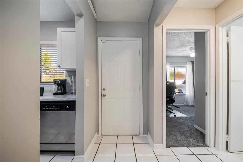 Activo con contrato: $299,900 (3 camas, 2 baños, 1232 Pies cuadrados)