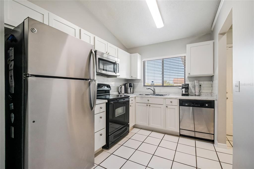 Activo con contrato: $299,900 (3 camas, 2 baños, 1232 Pies cuadrados)