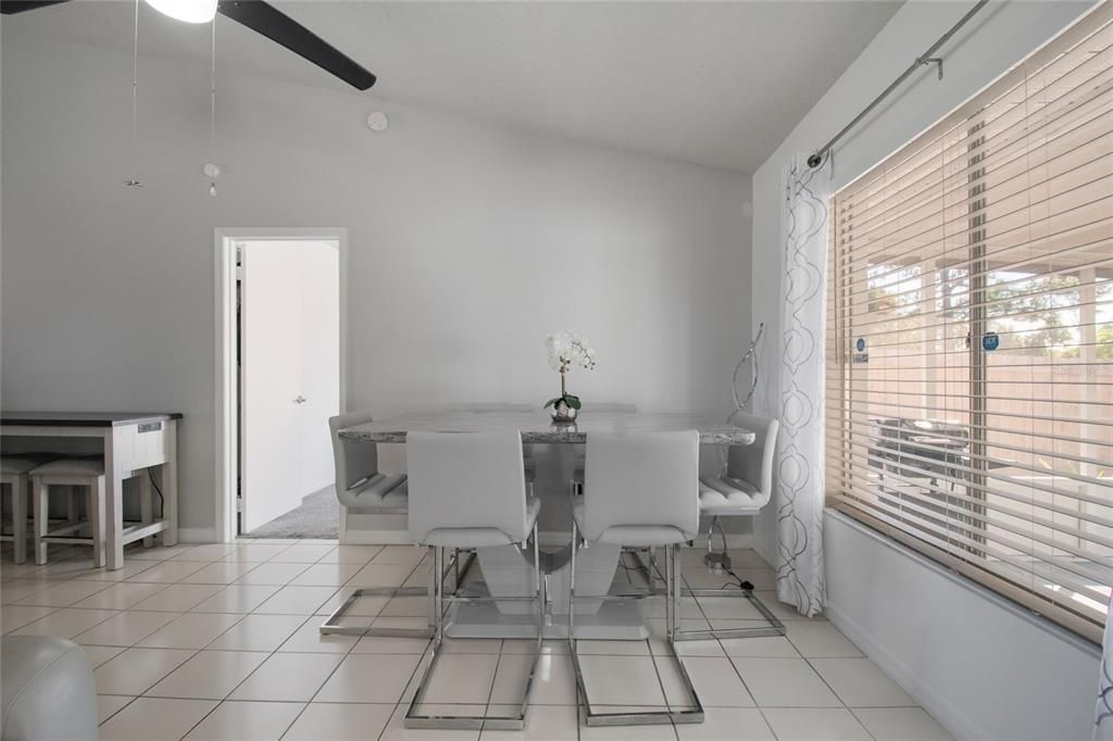 Activo con contrato: $299,900 (3 camas, 2 baños, 1232 Pies cuadrados)