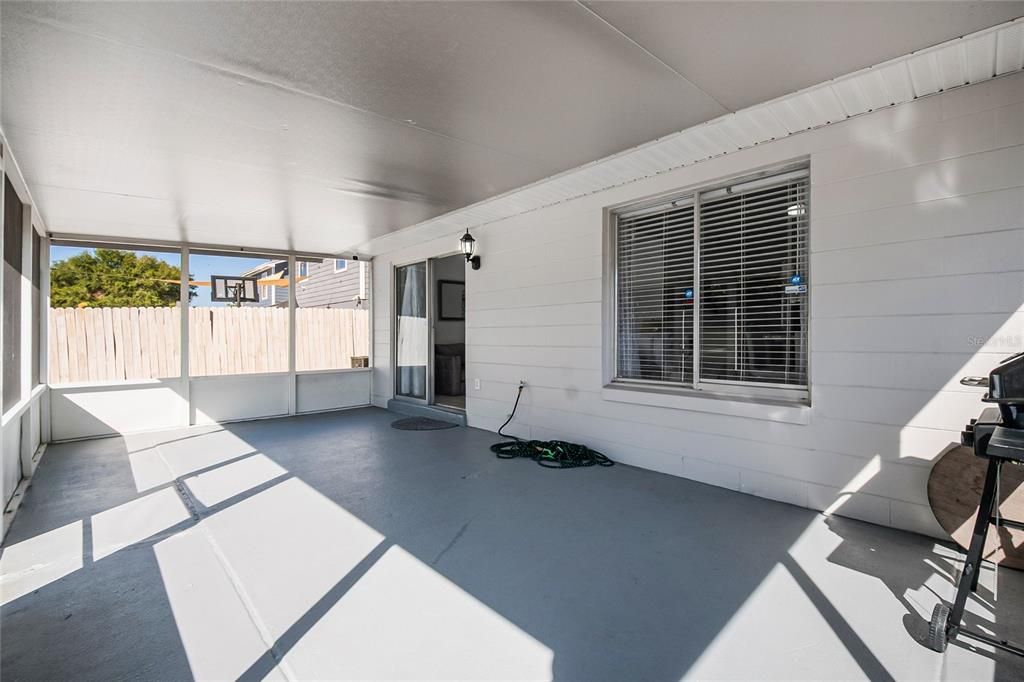 Activo con contrato: $299,900 (3 camas, 2 baños, 1232 Pies cuadrados)