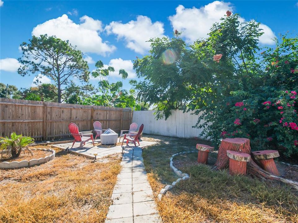 Activo con contrato: $299,900 (3 camas, 2 baños, 1232 Pies cuadrados)