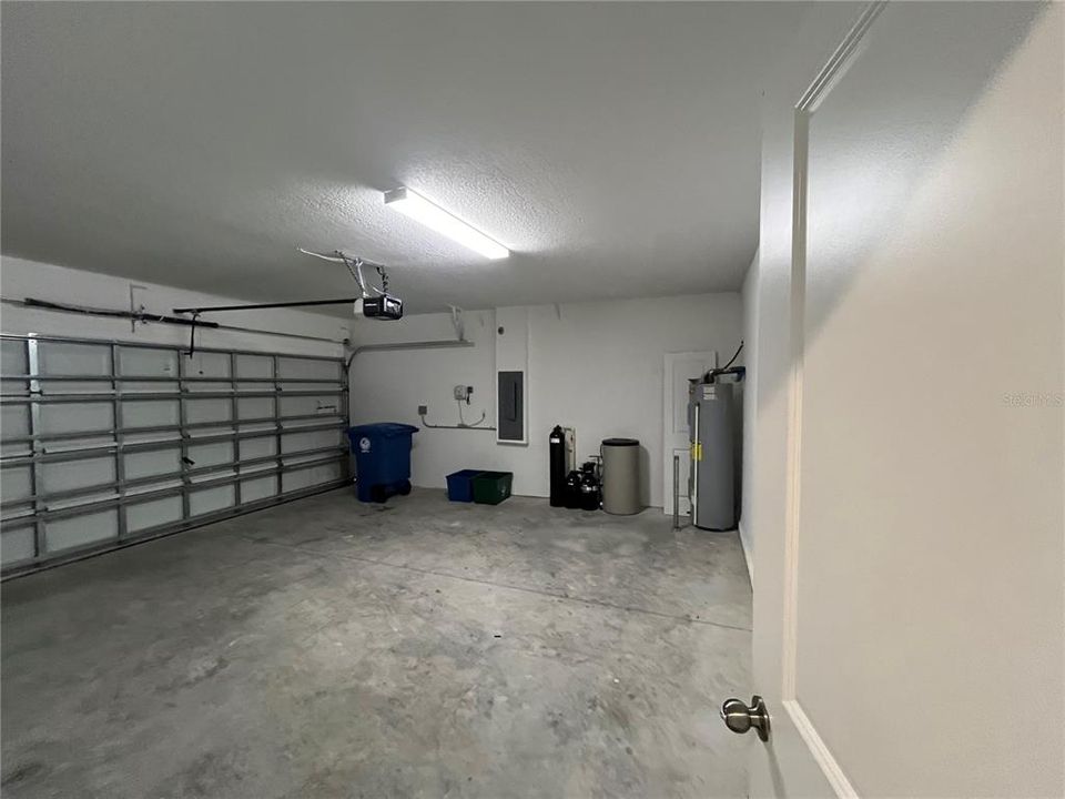 For Rent: $2,700 (6 beds, 3 baths, 2578 Square Feet)