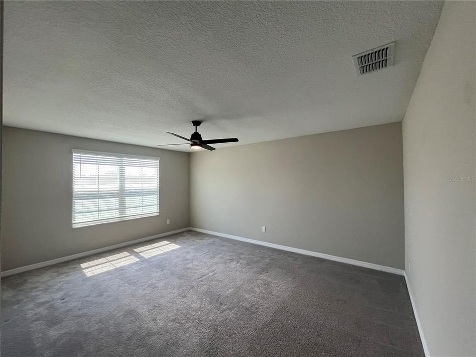 For Rent: $2,700 (6 beds, 3 baths, 2578 Square Feet)