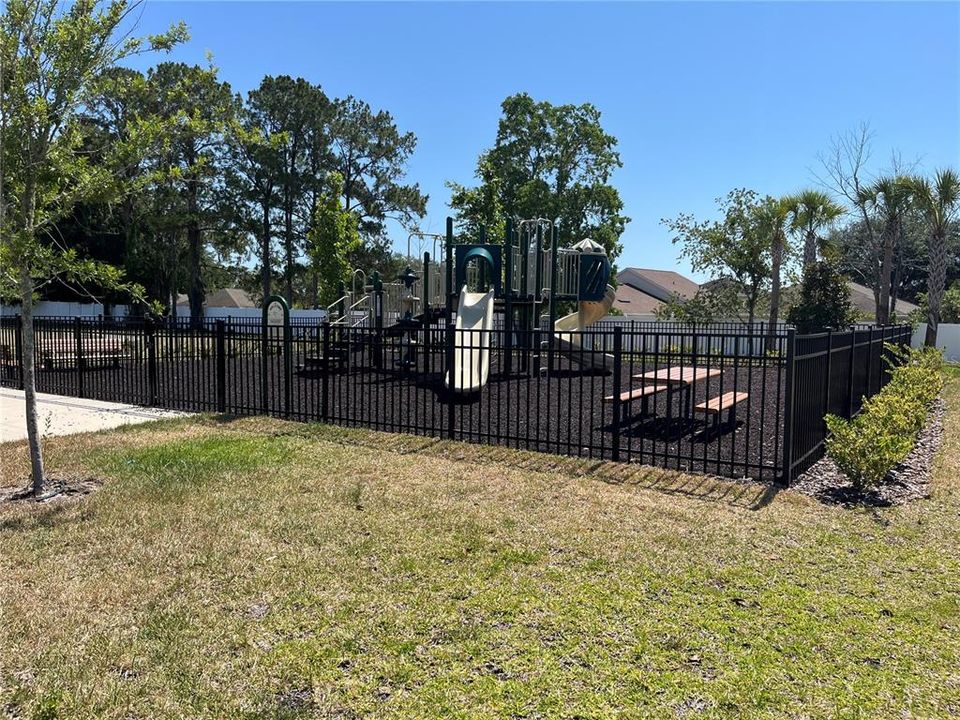 For Rent: $2,700 (6 beds, 3 baths, 2578 Square Feet)