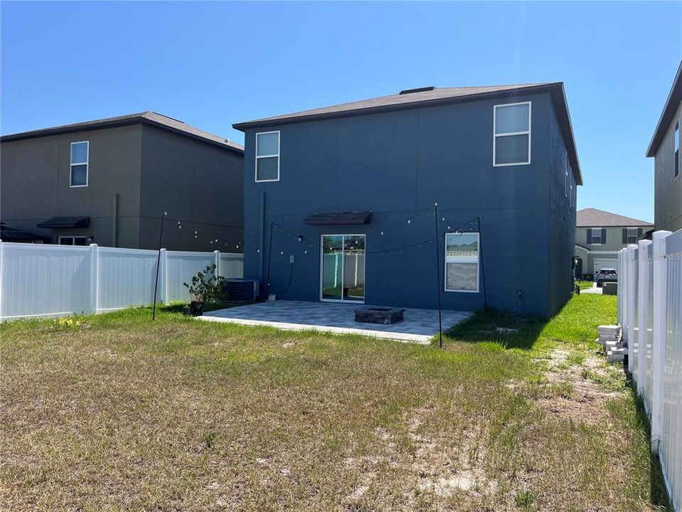 For Rent: $2,700 (6 beds, 3 baths, 2578 Square Feet)