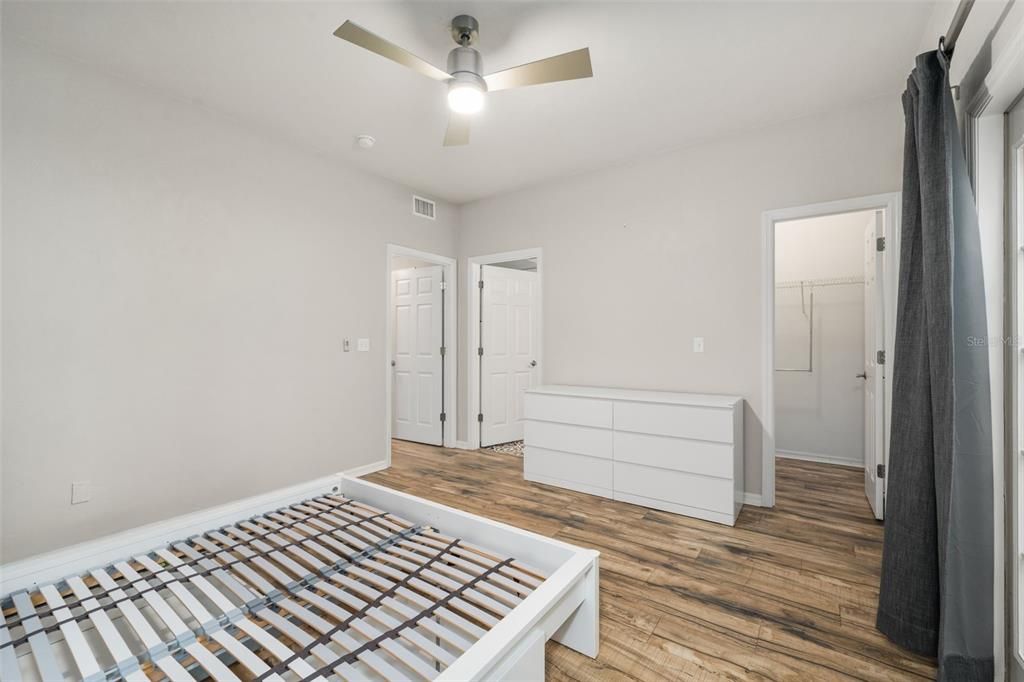 Active With Contract: $254,900 (2 beds, 2 baths, 1588 Square Feet)