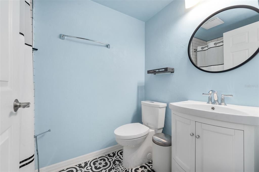 Active With Contract: $254,900 (2 beds, 2 baths, 1588 Square Feet)