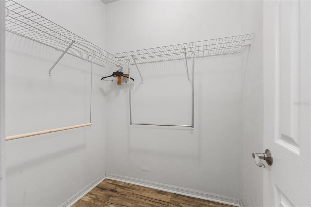 Active With Contract: $254,900 (2 beds, 2 baths, 1588 Square Feet)