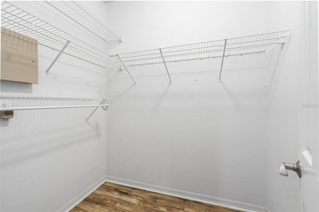 Active With Contract: $254,900 (2 beds, 2 baths, 1588 Square Feet)