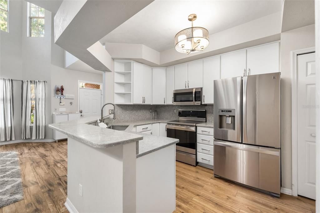 Active With Contract: $254,900 (2 beds, 2 baths, 1588 Square Feet)