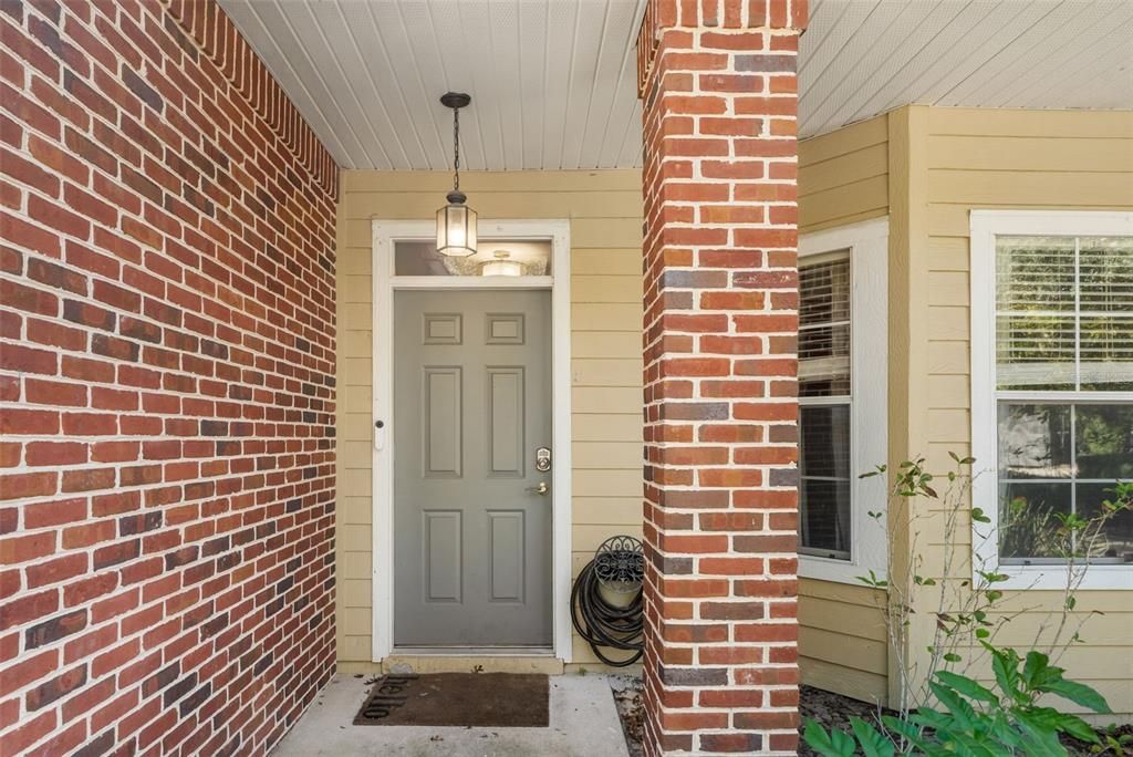 Active With Contract: $254,900 (2 beds, 2 baths, 1588 Square Feet)