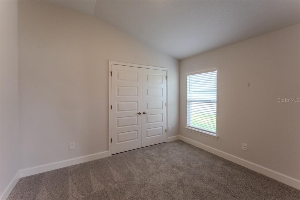 待售: $304,000 (4 贝兹, 2 浴室, 1820 平方英尺)