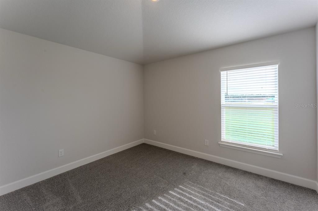 待售: $304,000 (4 贝兹, 2 浴室, 1820 平方英尺)