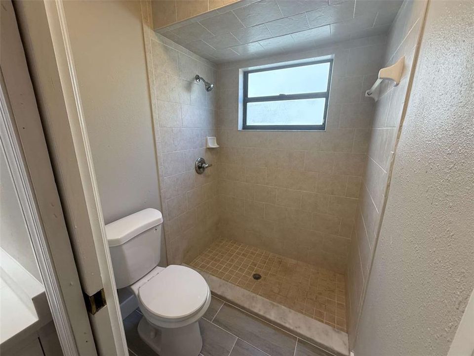 For Rent: $1,850 (3 beds, 2 baths, 1384 Square Feet)