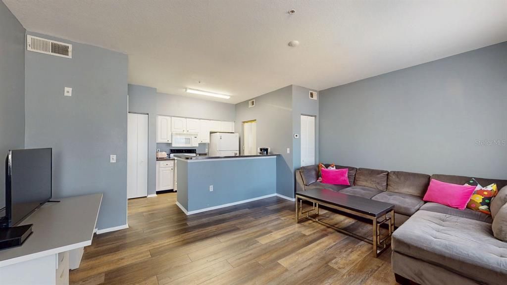 На продажу: $207,000 (1 спален, 1 ванн, 672 Квадратных фут)