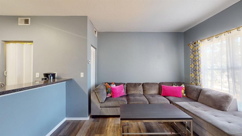 На продажу: $207,000 (1 спален, 1 ванн, 672 Квадратных фут)