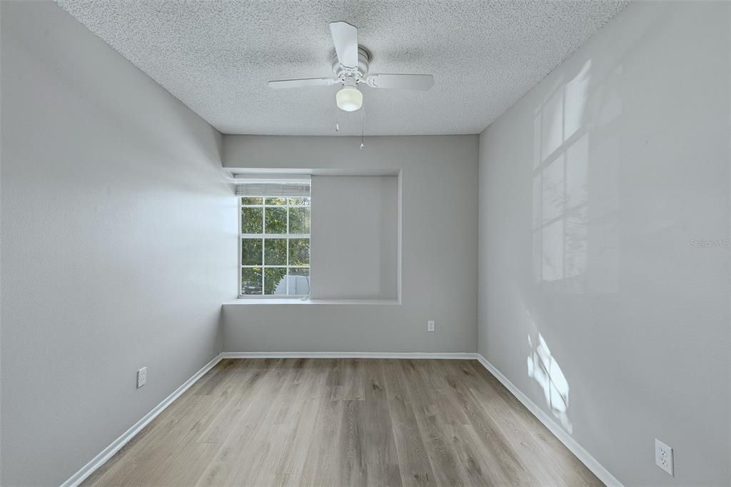 Active With Contract: $290,000 (3 beds, 2 baths, 1524 Square Feet)