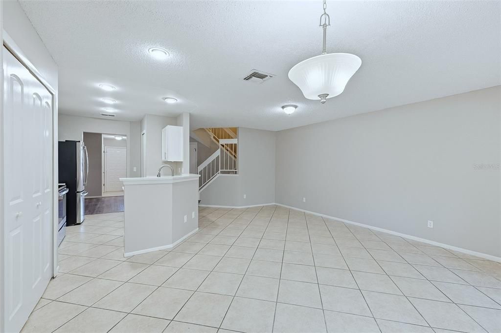 Active With Contract: $290,000 (3 beds, 2 baths, 1524 Square Feet)