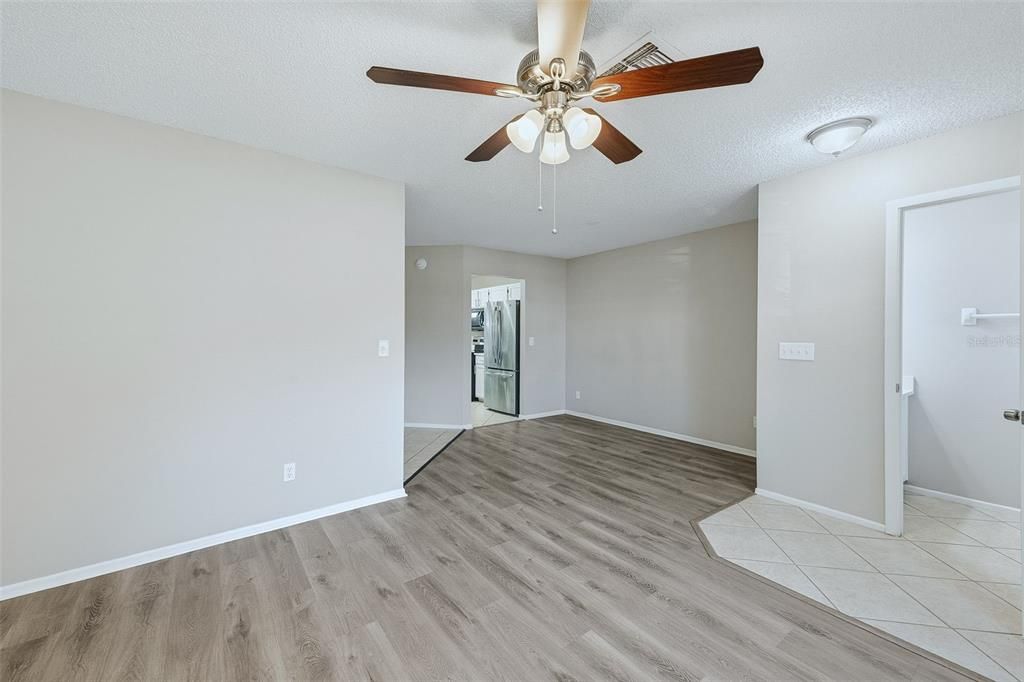 Active With Contract: $290,000 (3 beds, 2 baths, 1524 Square Feet)