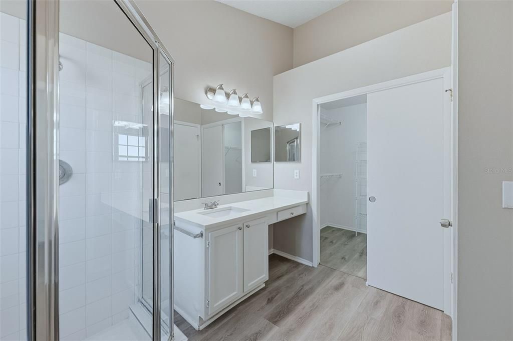 Active With Contract: $290,000 (3 beds, 2 baths, 1524 Square Feet)