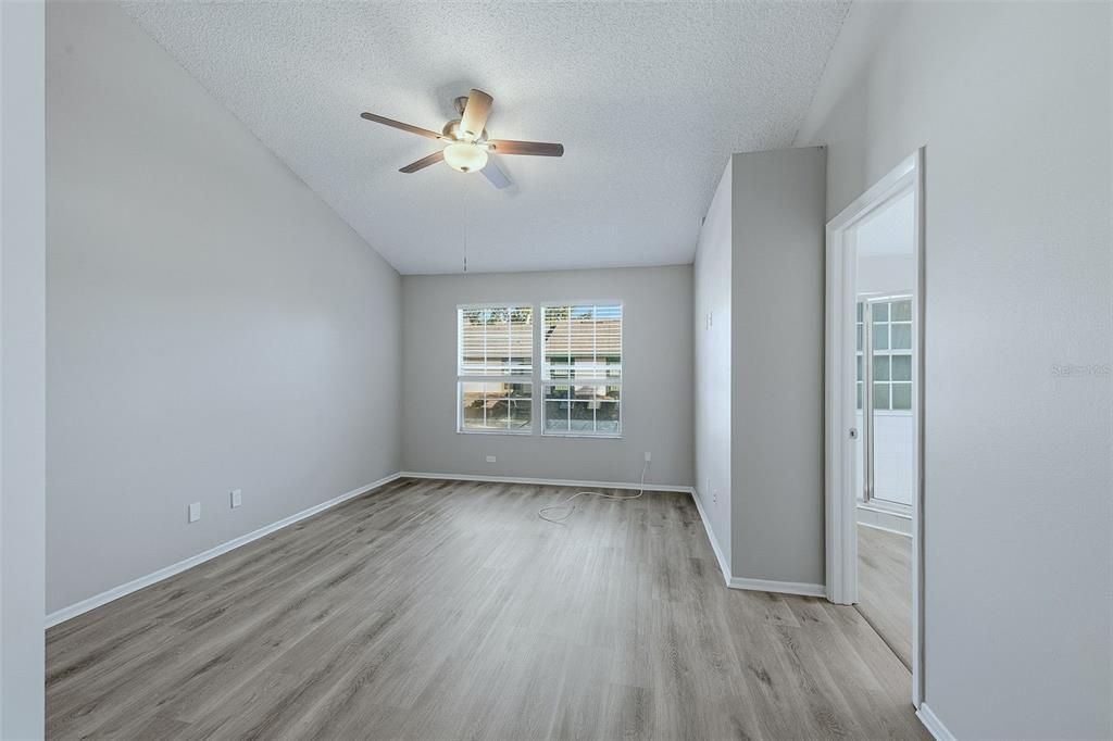 Active With Contract: $290,000 (3 beds, 2 baths, 1524 Square Feet)