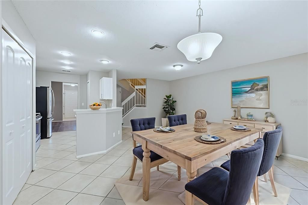 Active With Contract: $290,000 (3 beds, 2 baths, 1524 Square Feet)