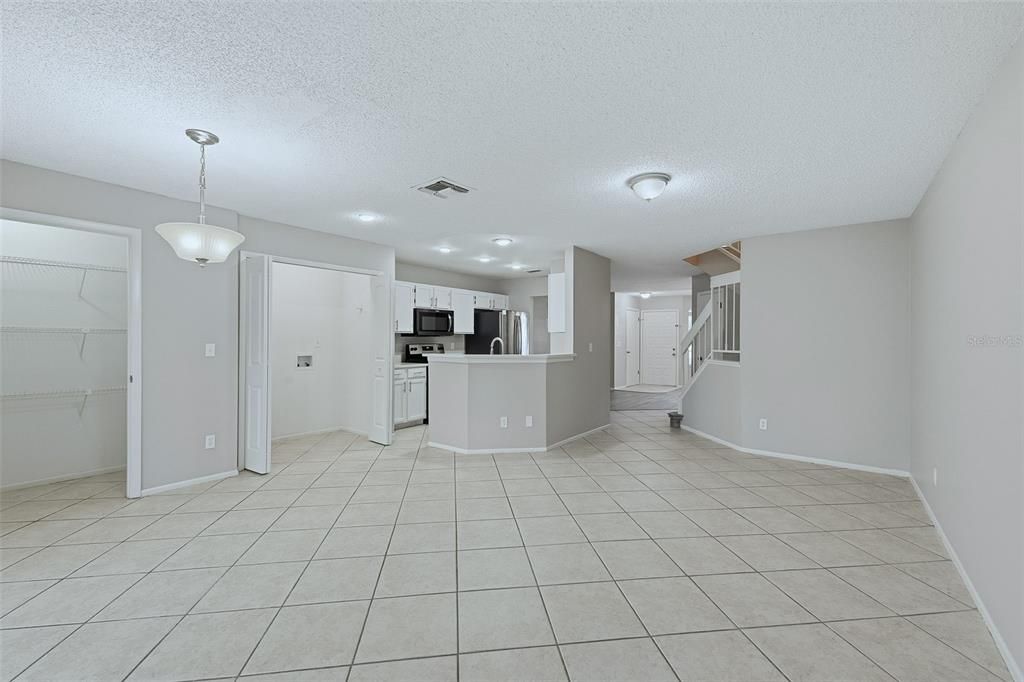 Active With Contract: $290,000 (3 beds, 2 baths, 1524 Square Feet)